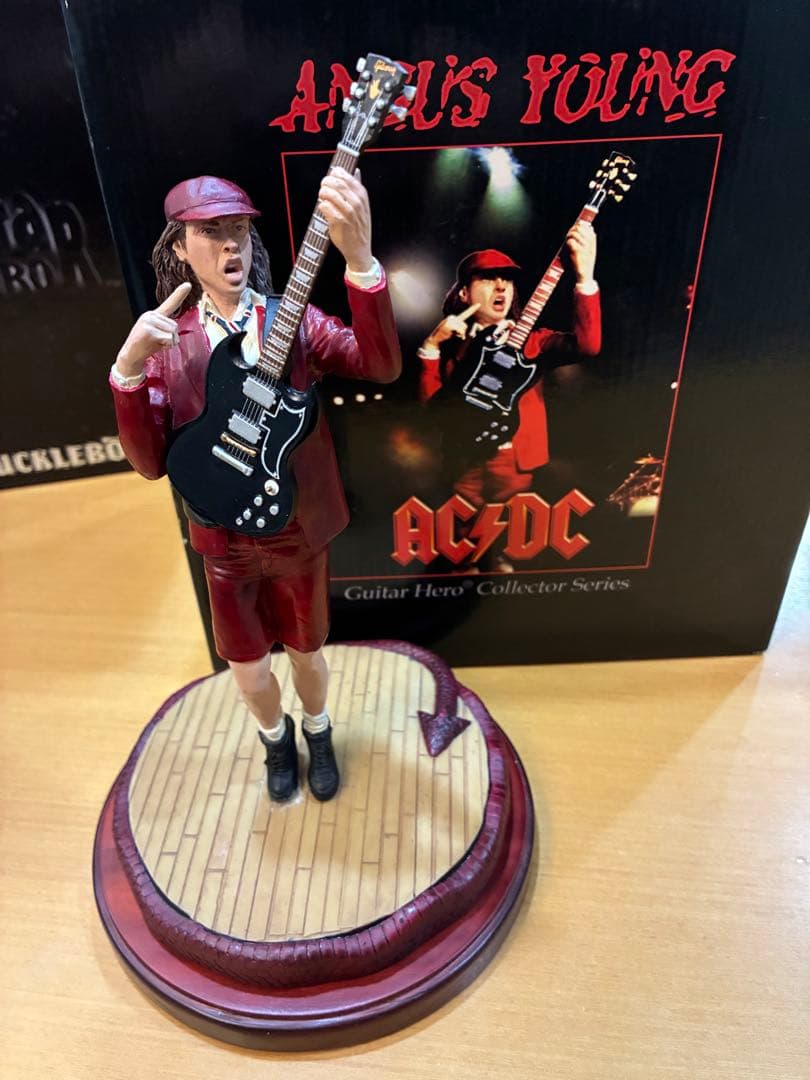 AC/DC アンガス ヤング スタチュー　フィギュア　ANGUS YOUNG