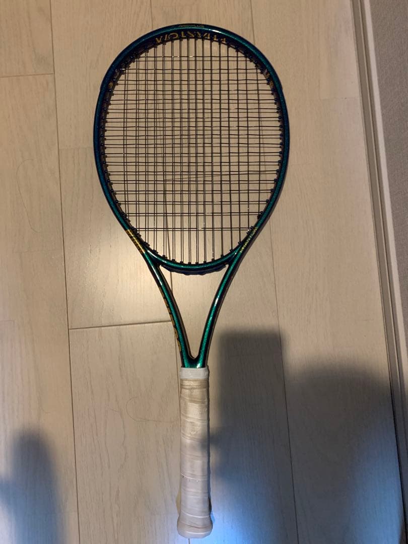 Phantom 100 テニスラケット　グリップ3