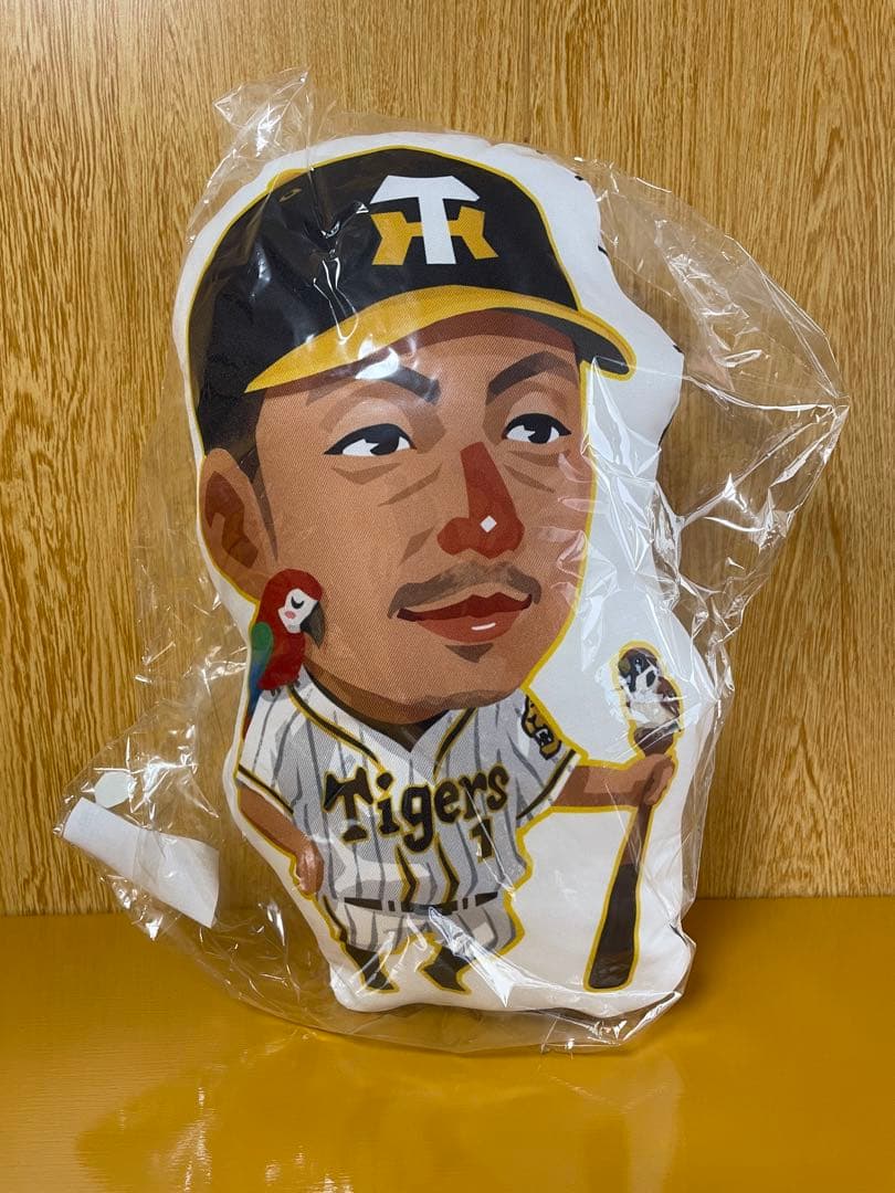 阪神タイガースとマッカノーズデザインとコラボレーションしたグッズです。