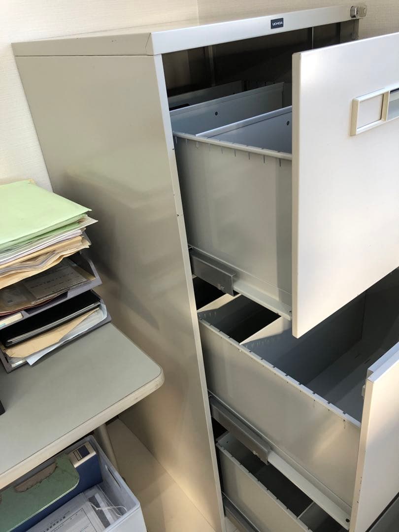 UCHIDA大型キャビネットA3入ります