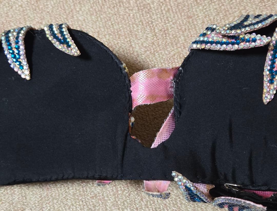 ベリーダンス衣装 花模様 黒