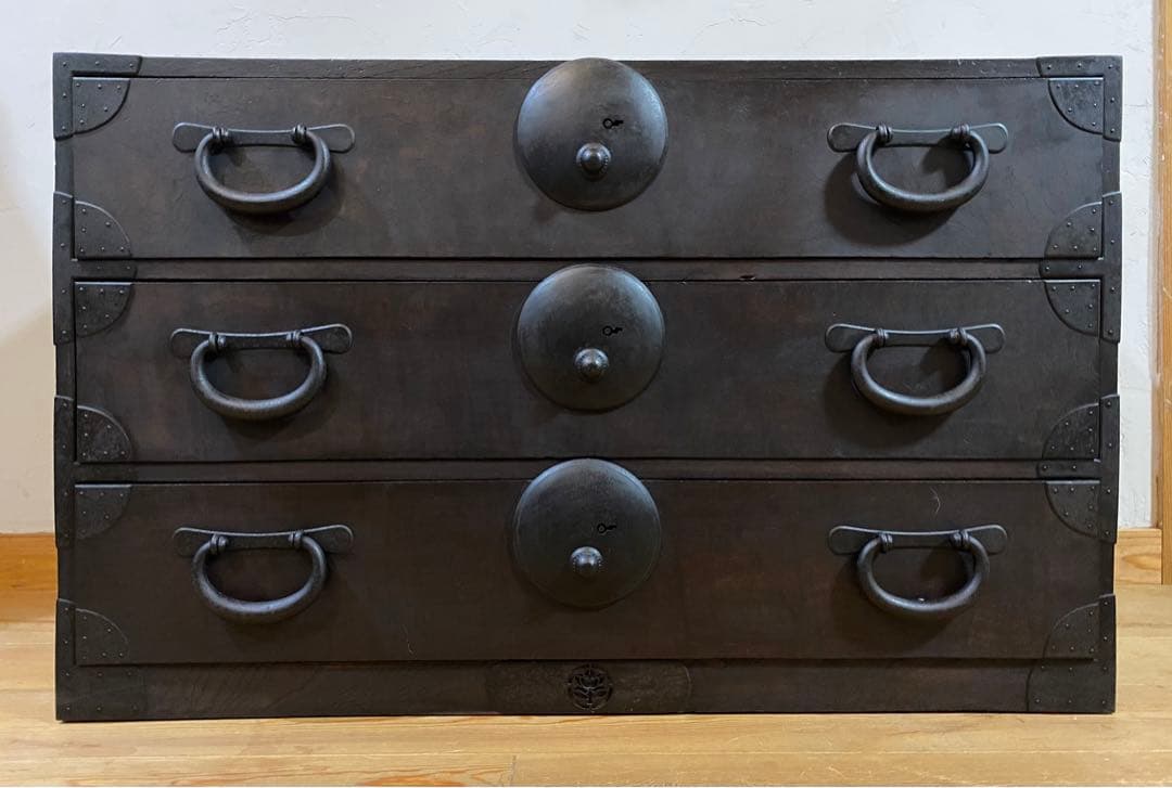 欅の玉杢が美しい骨董箪笥　アンティークチェスト