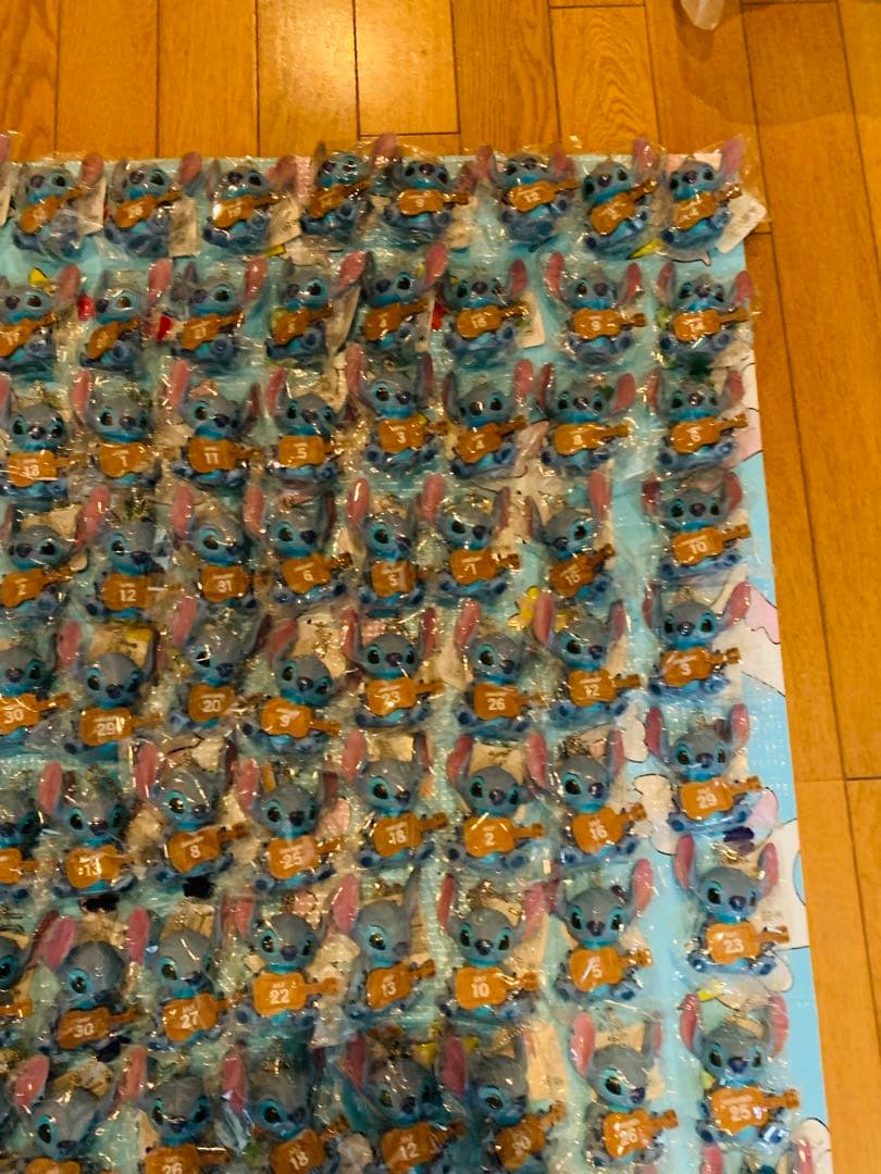 ディズニー　スティッチ キーホルダーギターver 大量　90個　未使用