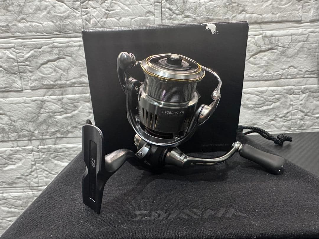 ビ*ス様 DAIWA　23エアリティ　LＴ2500-XH