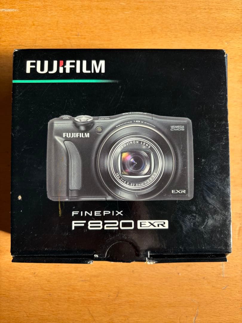 FUJIFILM FINEPIX F820 EXR ホワイト　動作確認済み