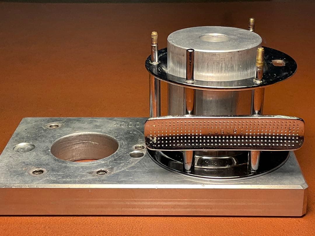 ABU アンバサダー 5500 メンテ済 フレーム修正済 チェリーレッド