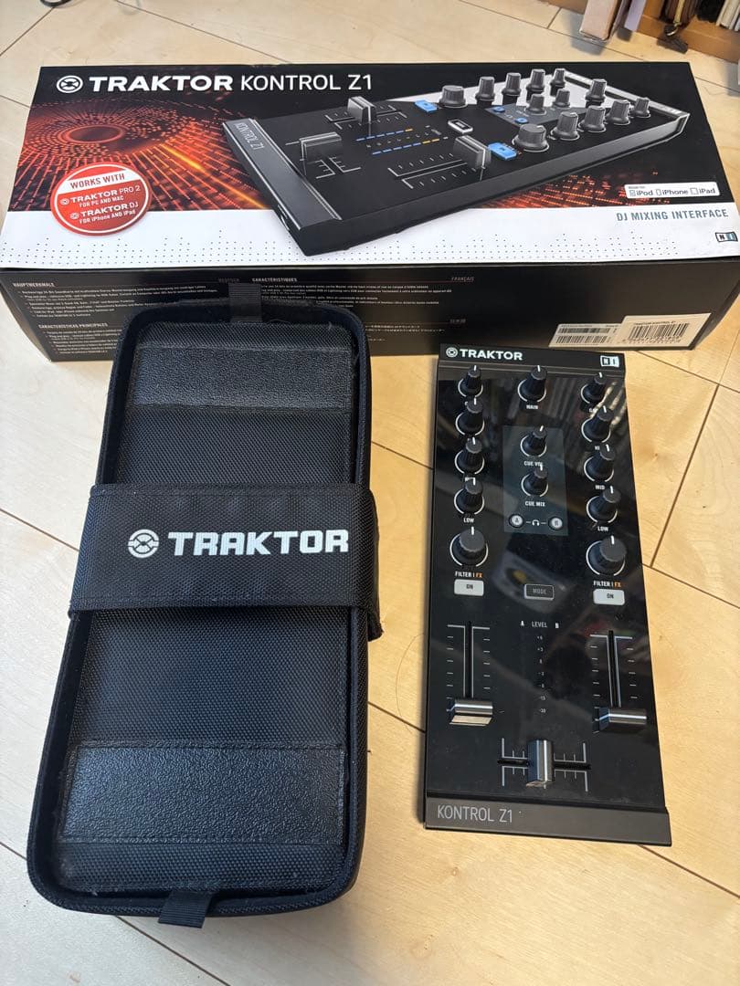 TRAKTOR KONTROL Z1 + 専用ケースセット