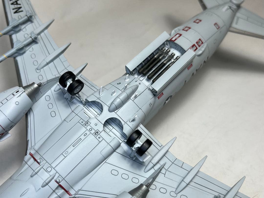 アカデミー　1/144 P-8A 対潜哨戒機　（完成品）