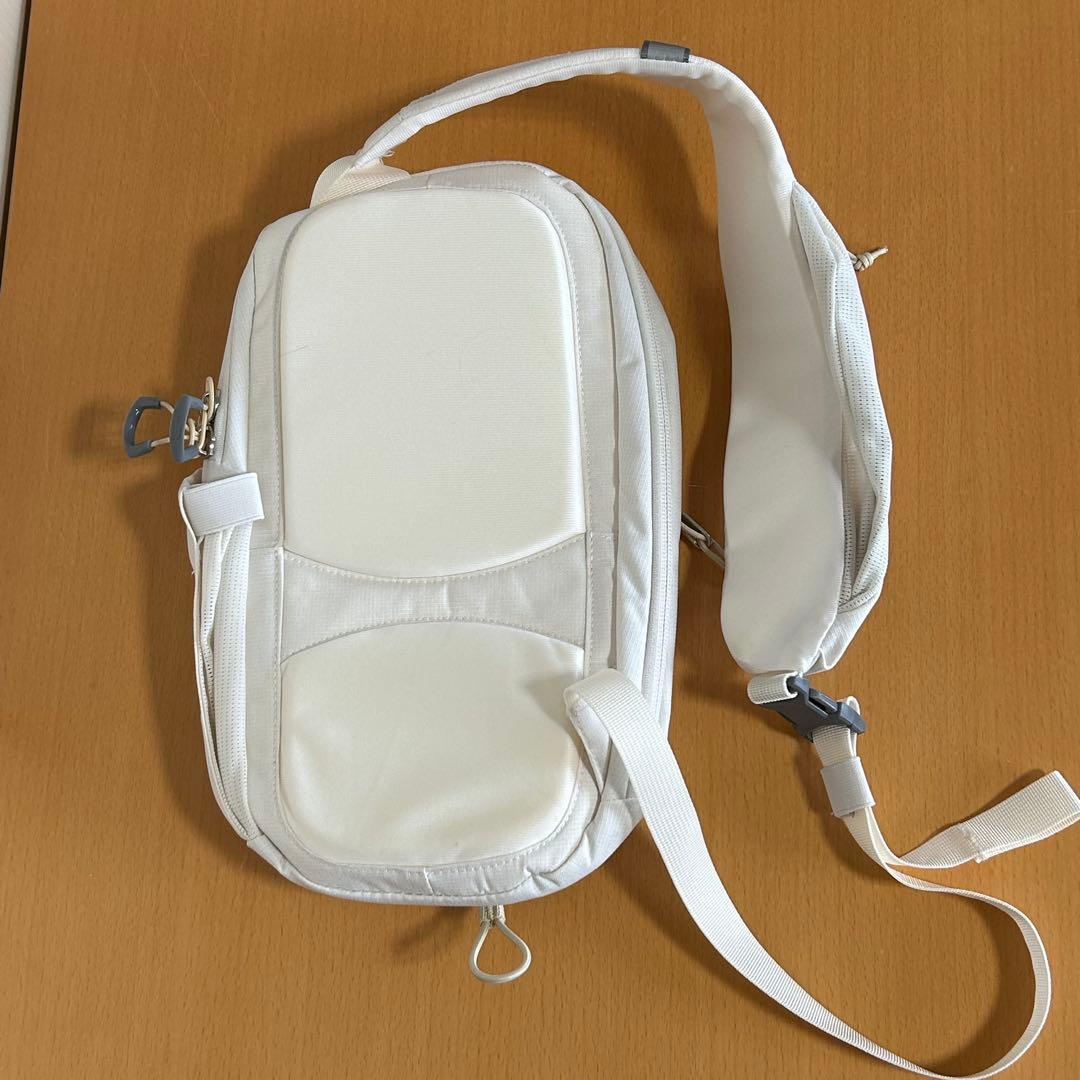 【未使用】ザ ノースフェイス ボディバッグ スリングバッグ　　 白
