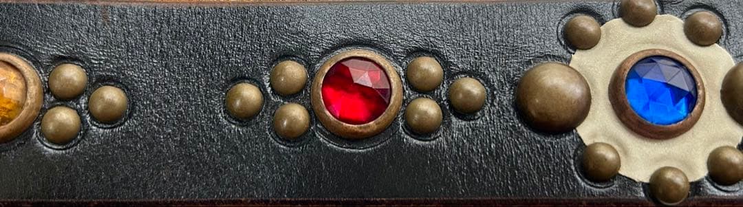 HTCスタッズカラーストーンベルト　新品未使用