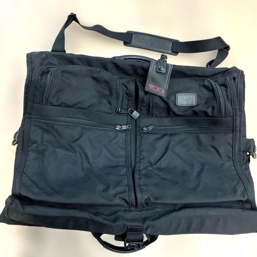 TUMI ガーメントケース　大容量