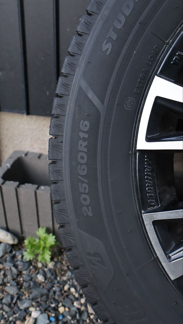 スタッドレスタイヤ 205/60R16 スパークホイール　4本セット