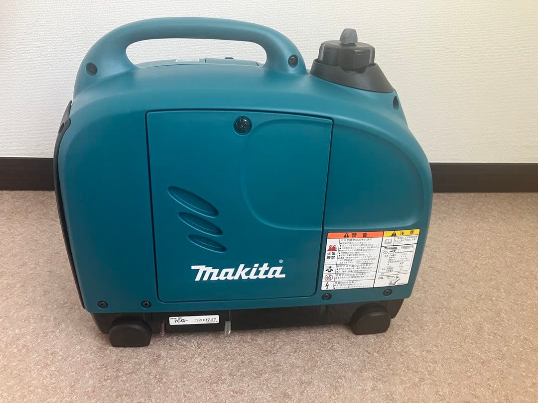 マキタ ポータブルインバータ発電機 出力 0.9kVA EG0900IS