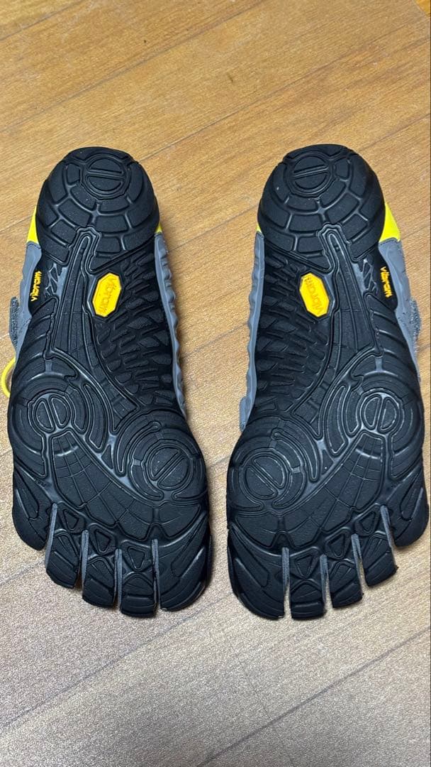 ビブラムファイブフィンガーズ