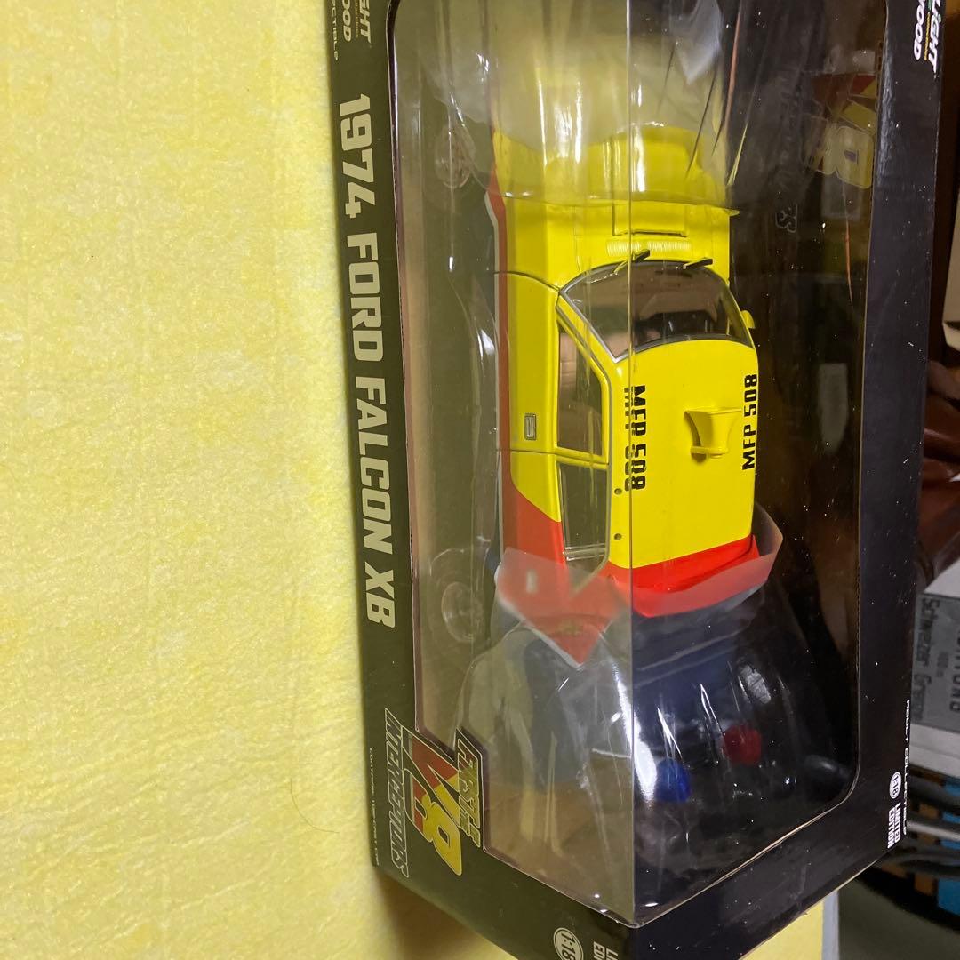 マッドマックス1974 Ford Falcon XB パトカー 1/18スケール