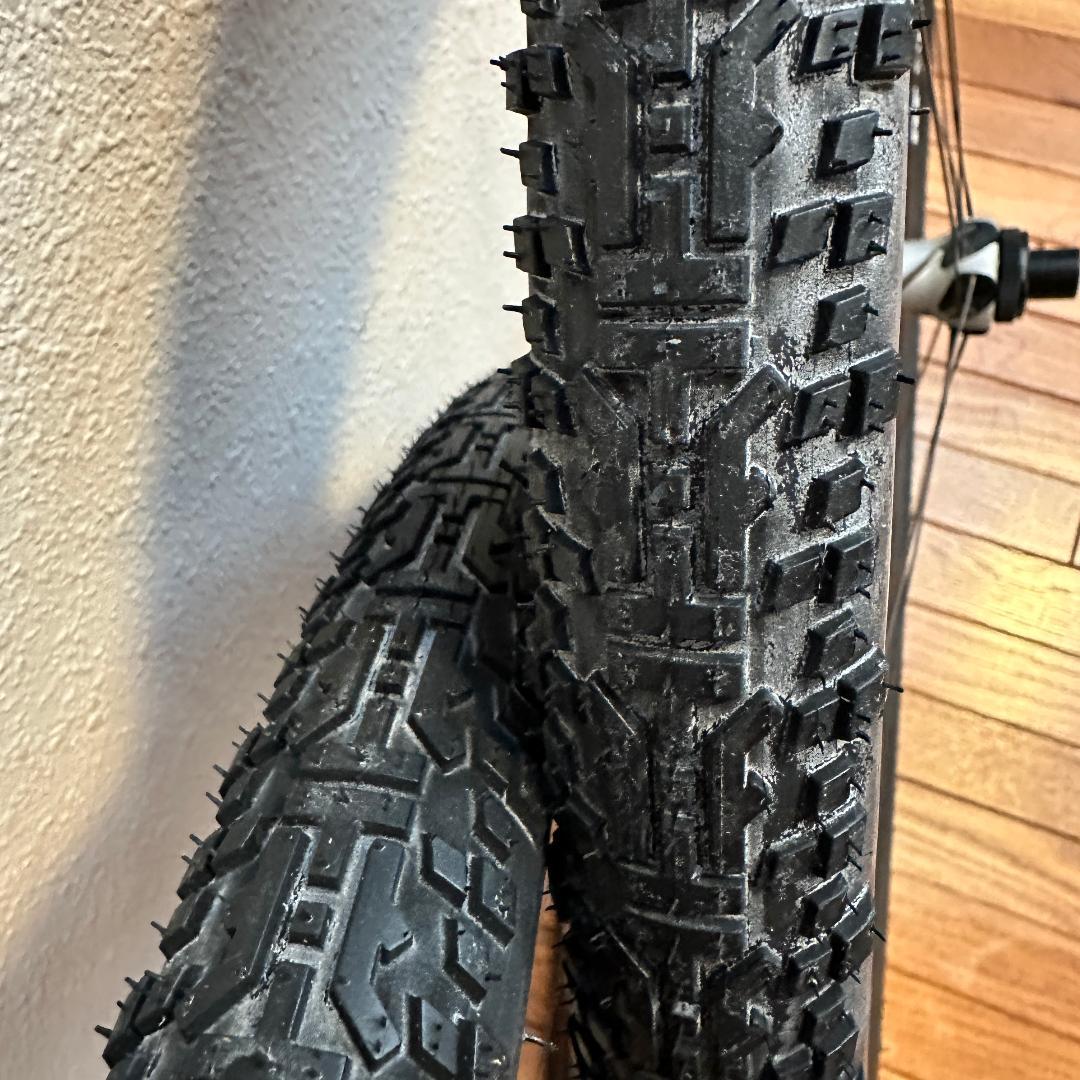 DT SWISS PR1600 Spline 32 アルミホイールセット