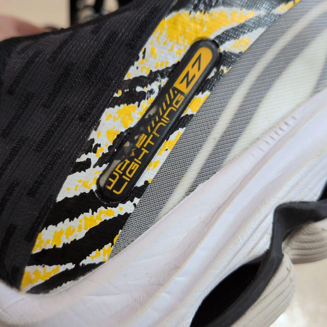 値下げMizuno Wave Lightning Z7 海外限定モデル