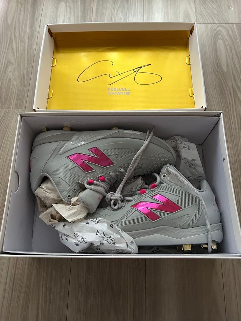 大谷翔平　母の日モデル　New Balance スパイクシューズ グレー/ピンク