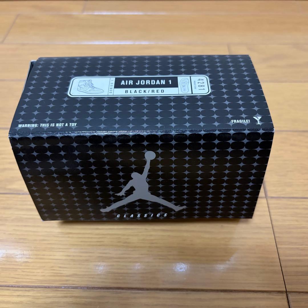 限定3000個　NIKEナイキ　エアジョーダン　陶器　フィギュア 黒赤