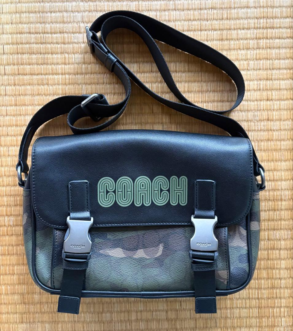 新品 COACH メンズバッグ ブロックド シグネチャー CC018