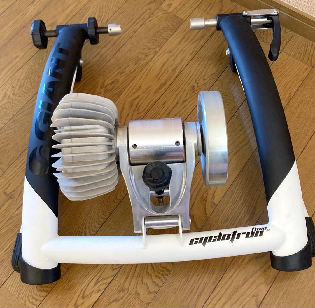 Giant capotrainer トレーナー