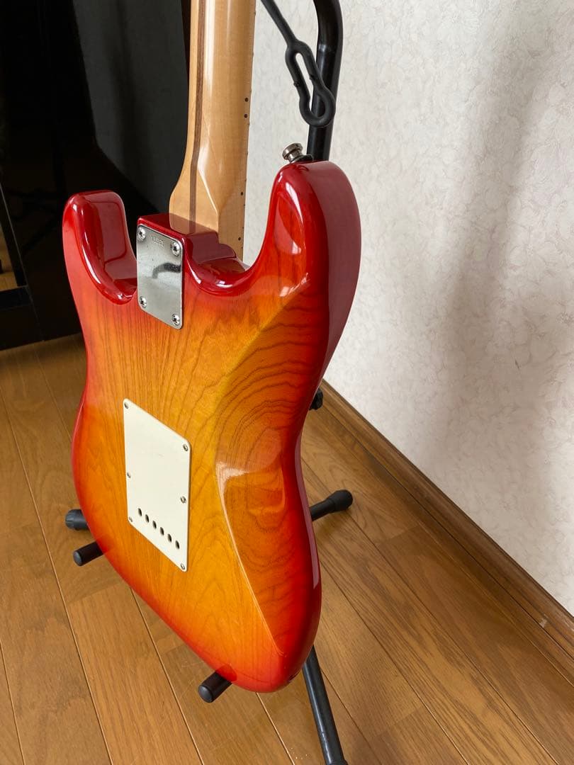 Fender USAneck、seymourduncan bodyストラット