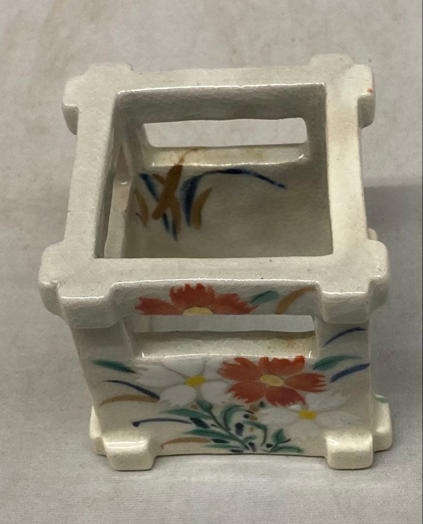 B534b「秋草図 井戸蓋置」宮川香雲作　竜谷　共布共箱