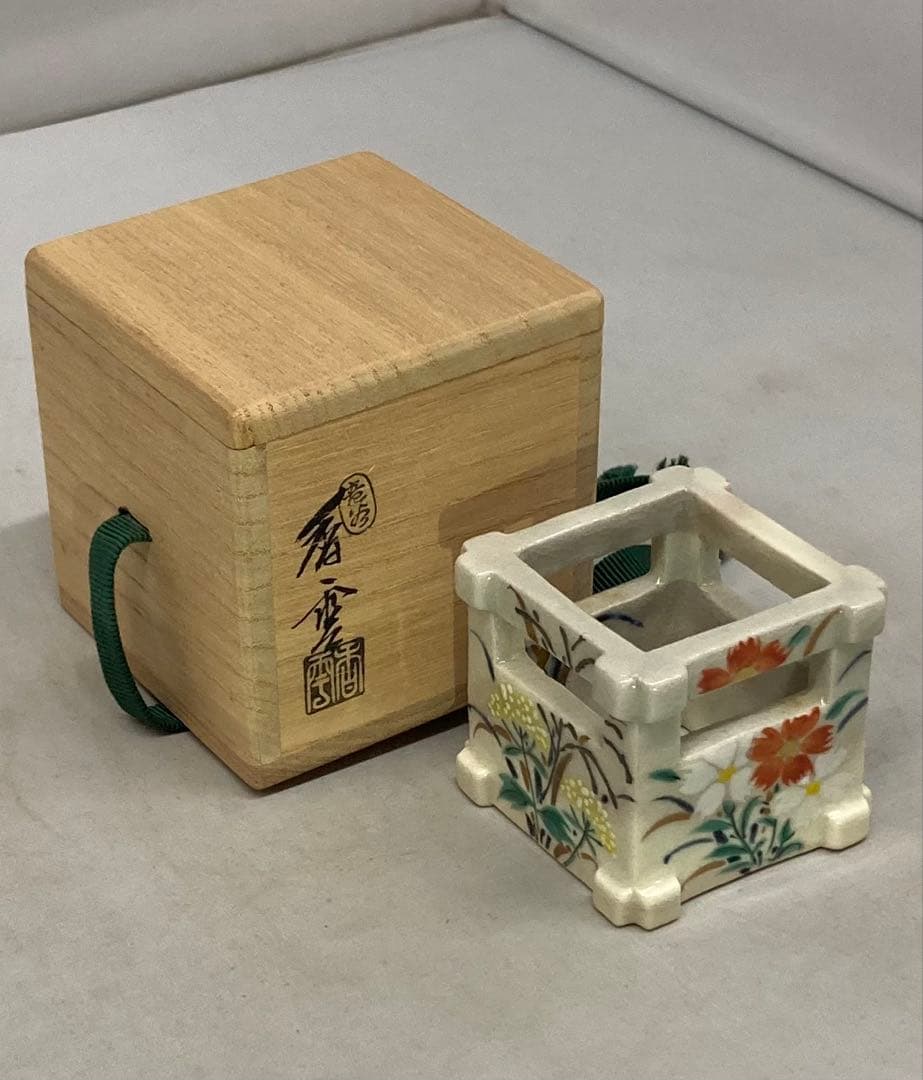 B534b「秋草図 井戸蓋置」宮川香雲作　竜谷　共布共箱