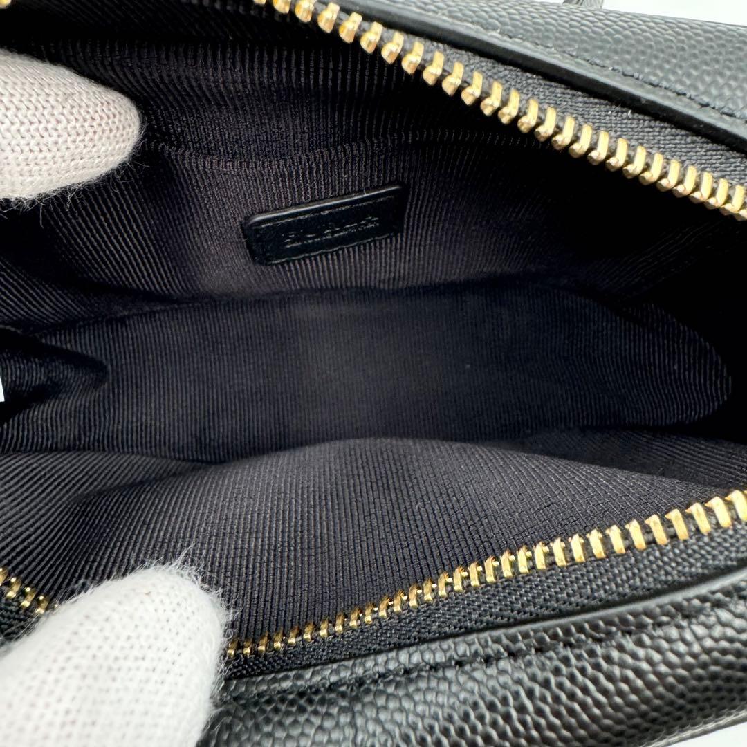 未使用品✨FURLA ウエストバッグ　ブラック　レザー