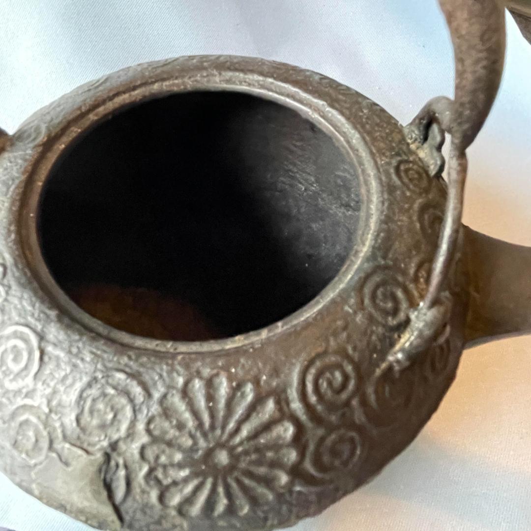 骨董品です！鉄器 鉄瓶 菊十六紋 K2484