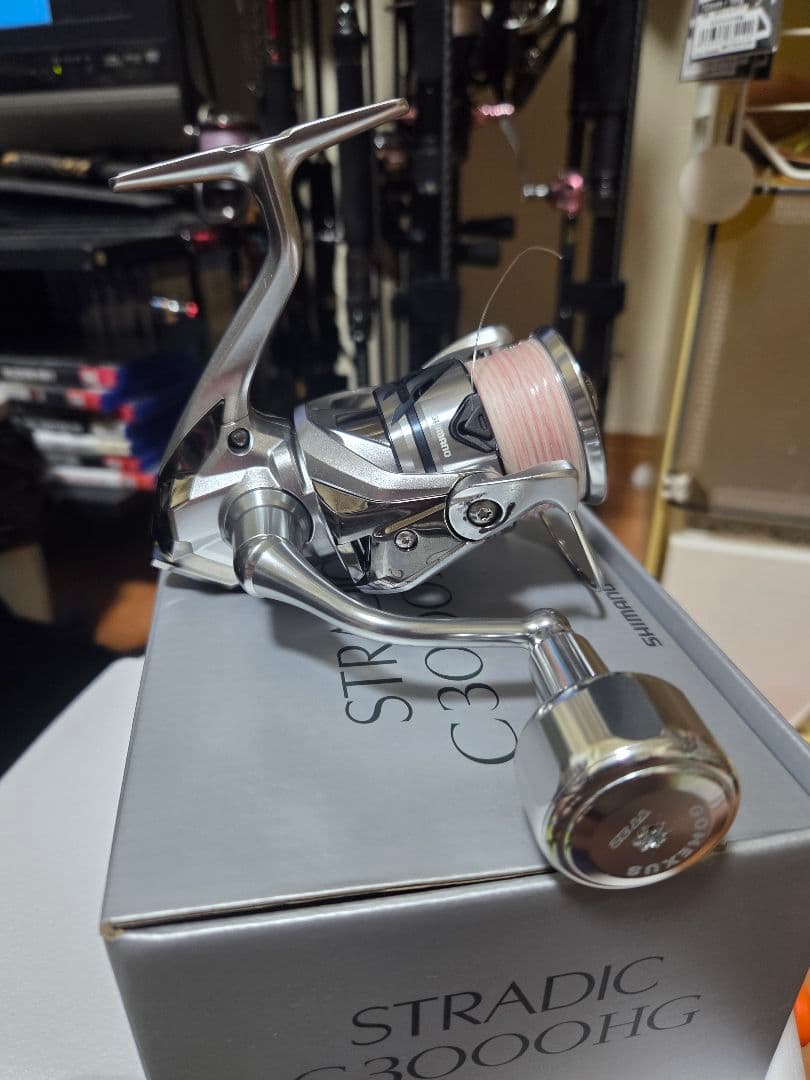 （写真追加）SHIMANO STRADIC C3000HG スピニングリール