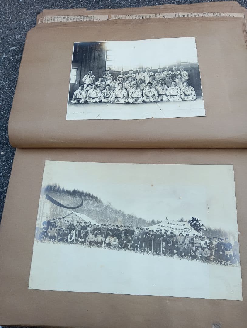 満州の古い写真８１枚、新聞の切抜２８枚が、貼り付け、建築　死体、自動車、戦闘機