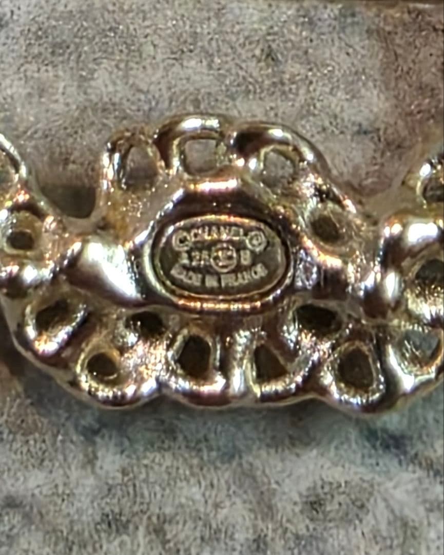 CHANEL ブローチ 新作✧*。