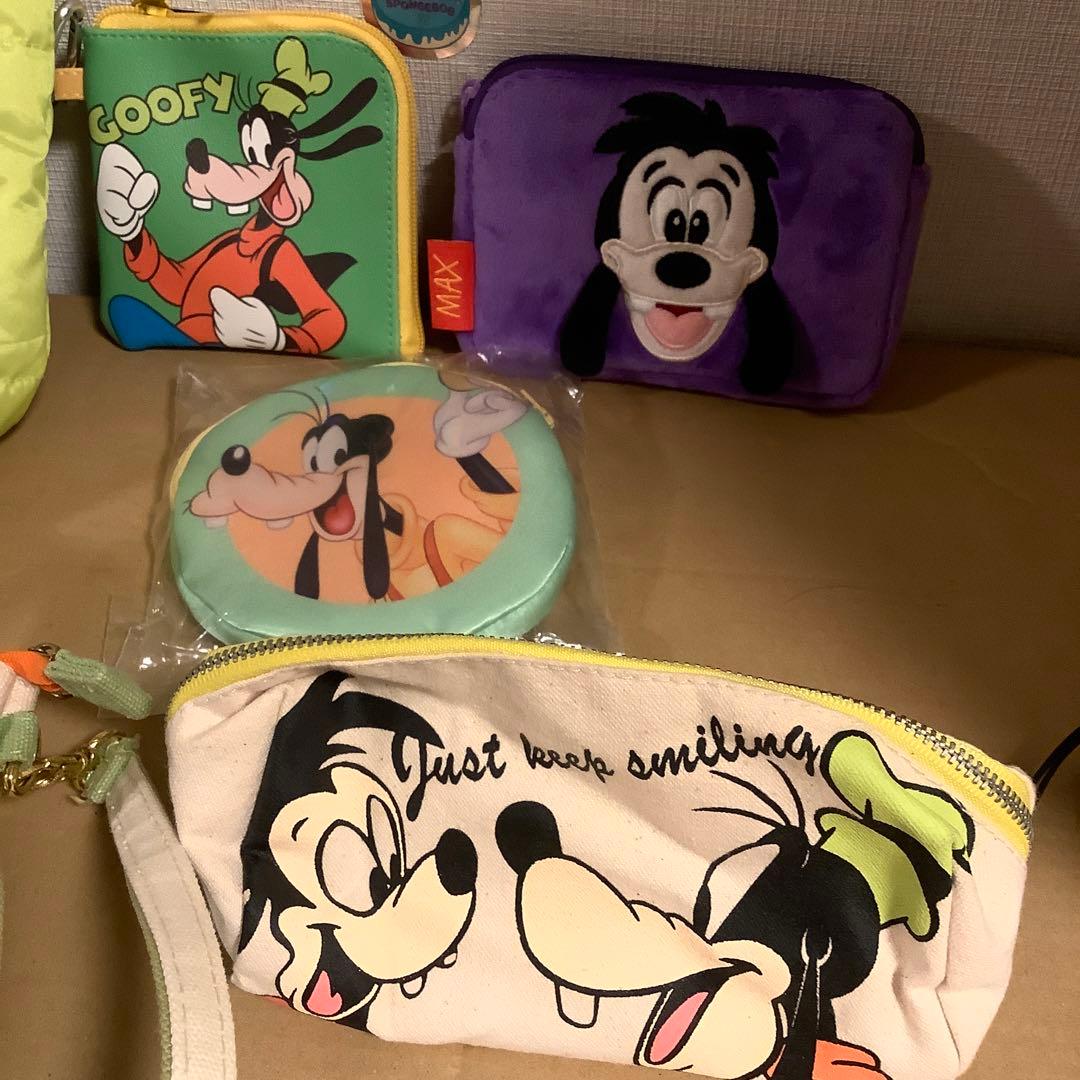 ディズニー　グーフィー バッグ・ポーチ セット
