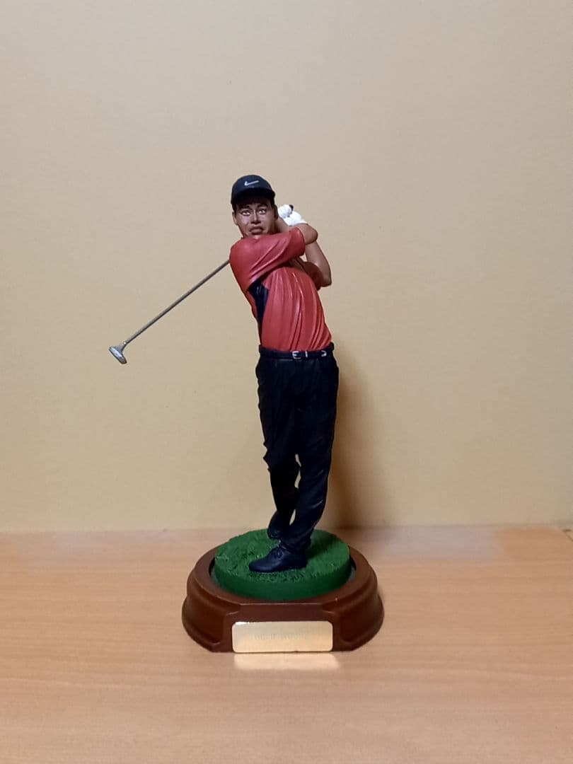 タイガーウッズ　フィギュア　ゴルフ