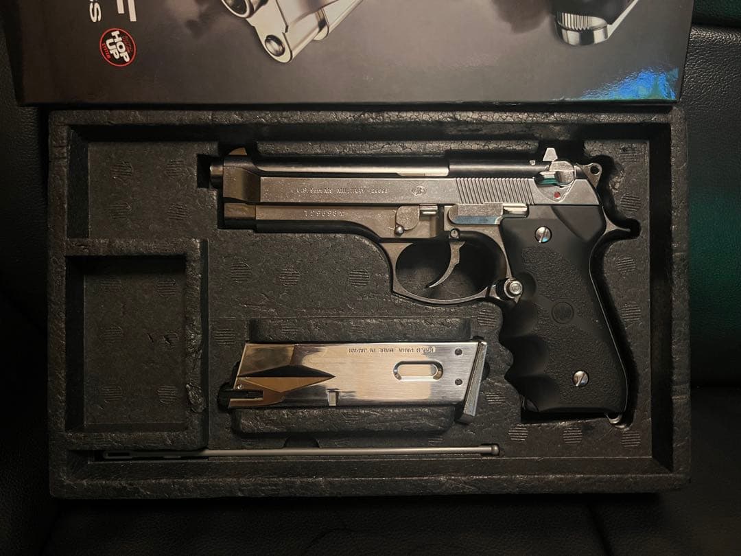 東京マルイ M92F クロームステンレス ガスガン　ガスブローバックガン