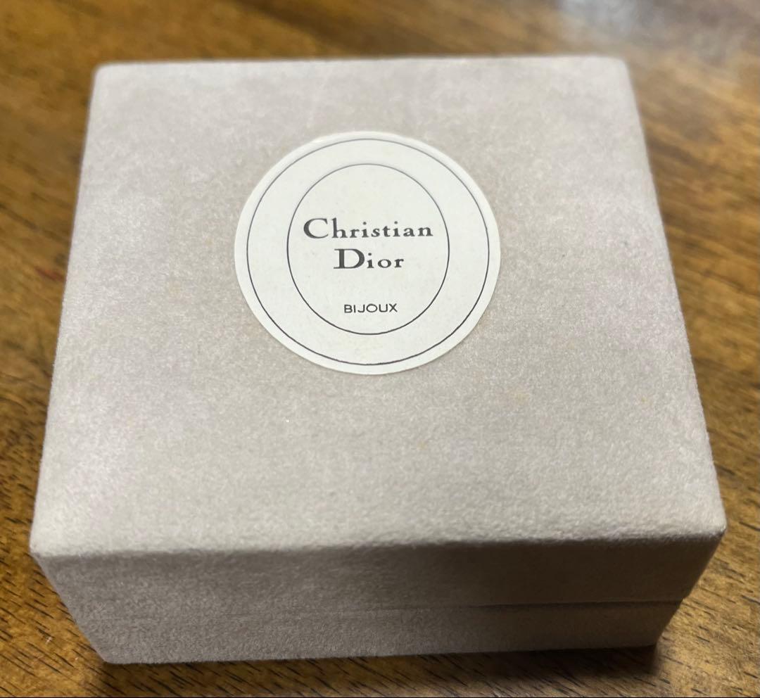 y*a様 Christian Dior ブローチ 金色 メタル製