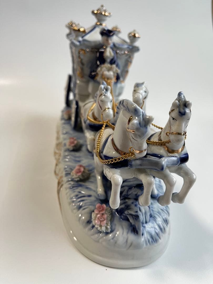 【磁器製アンティーク人形】 昭和から語りかけるセト・ノベルティ　「馬車」