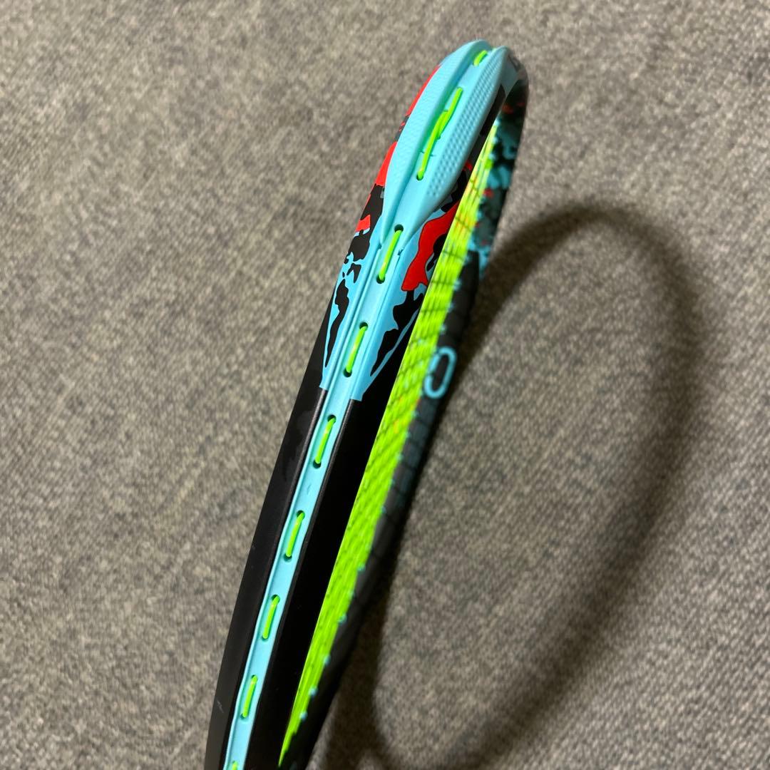 ジオブレイク70vヨネックス　少しひびがあり