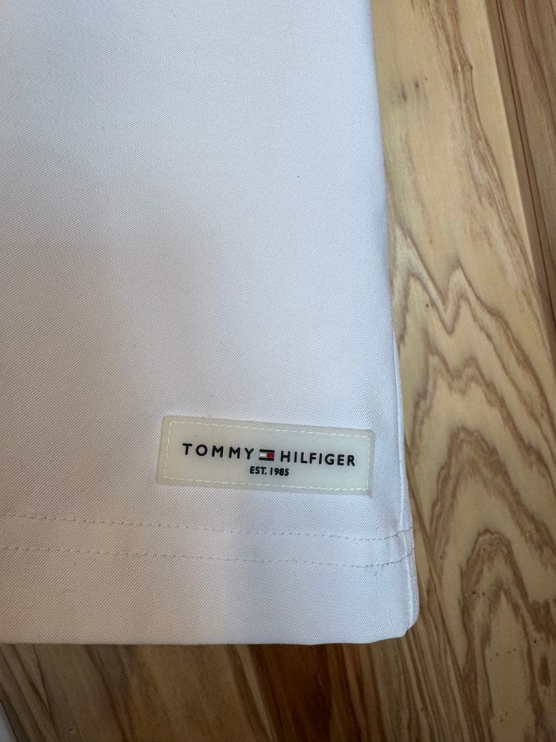   ストライプポロシャツとゴルフスカートセット