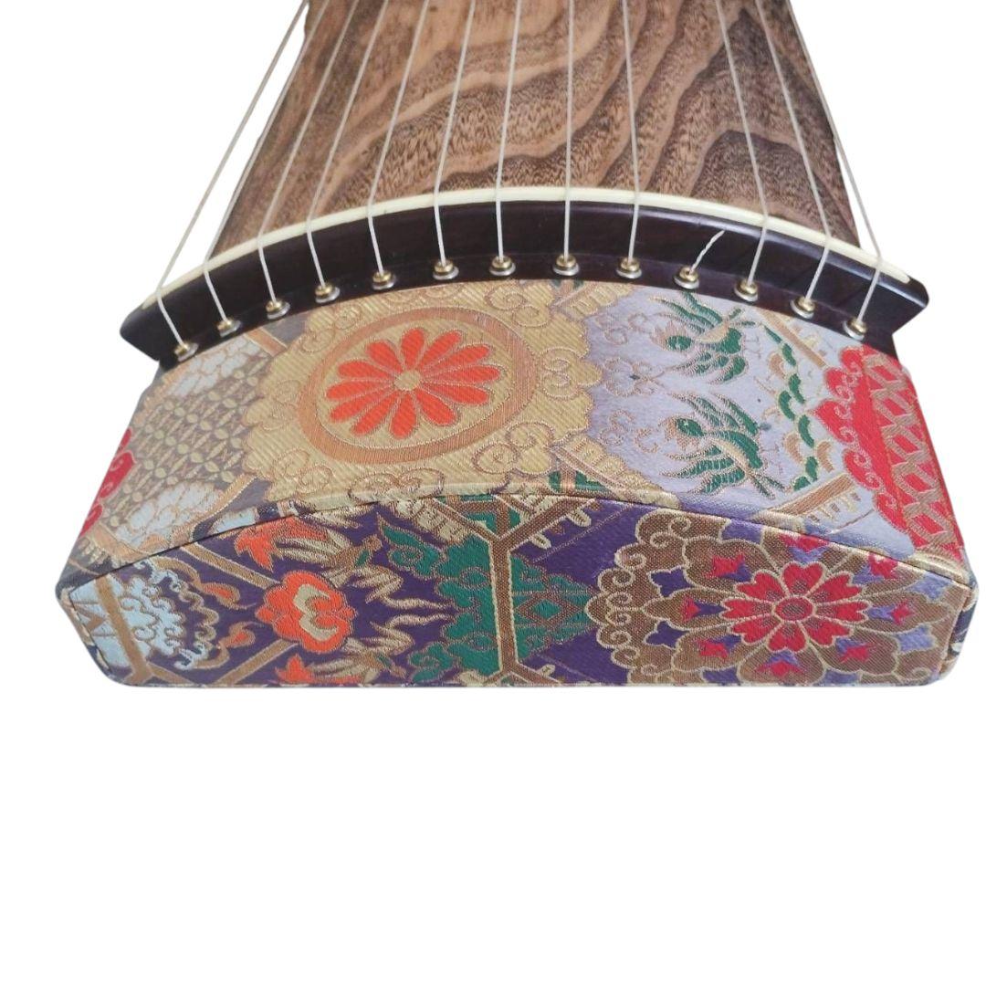 特選 高級琴 箏 13弦 くり甲 綾杉彫り 玉縁包み柏葉