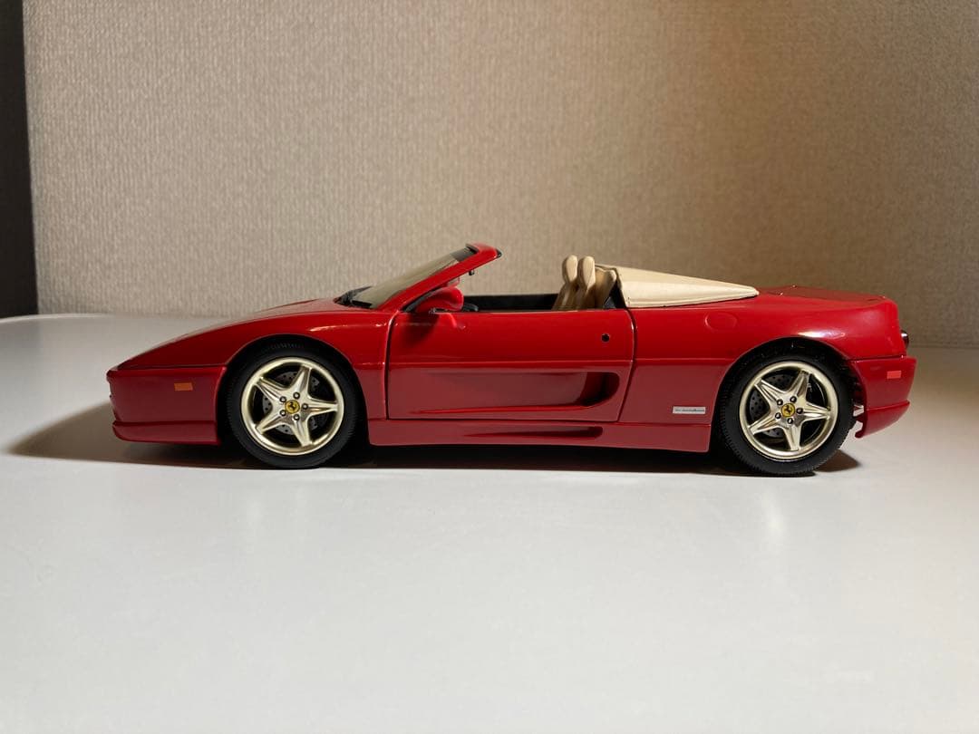 ミニカー FERRARI F 355 SPIDER 1:18