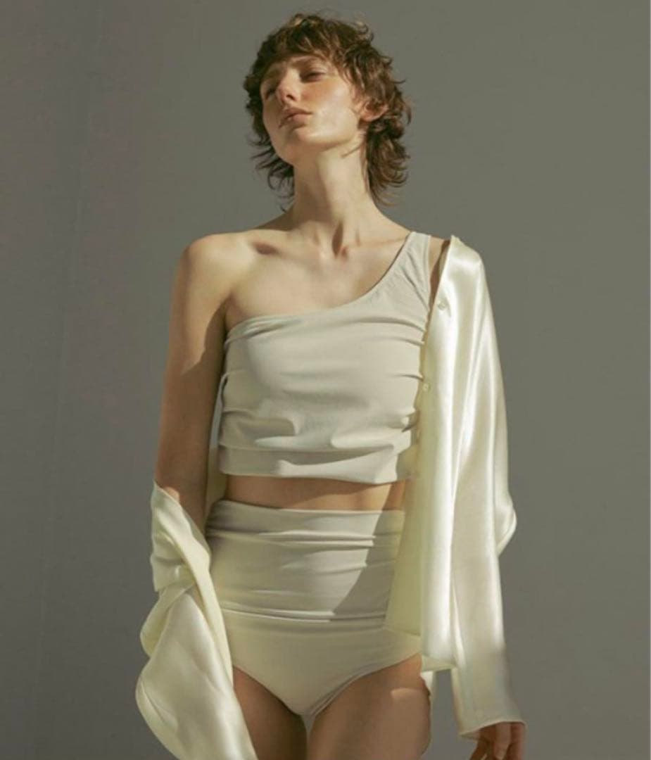 ETRE TOKYO サイドタックワンショルダースイムウェア