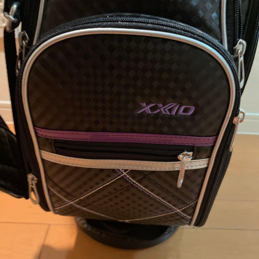 XXIO ブラック レディースキャディバッグ カーボン調