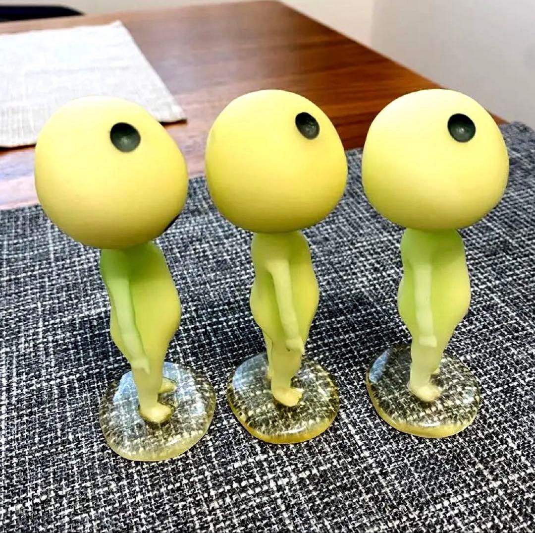 [廃盤・レア品]もののけ姫・コダマ(木霊)立つ 蛍光、蓄光3体セットフィギュア