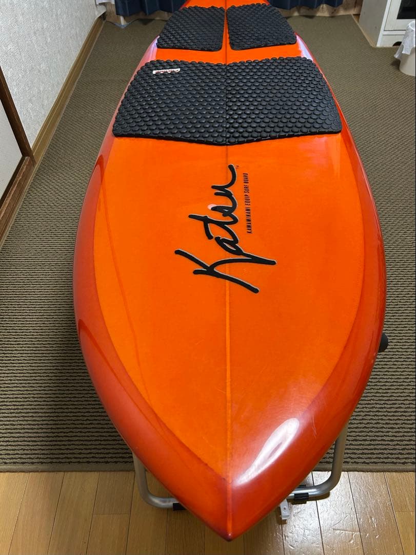 ニーボード　カツカワミナミサーフボード　5.7