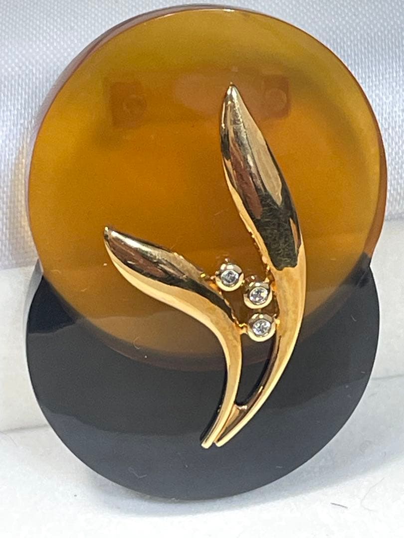 K18 天然ダイモンドジュエリーデザイ　本鼈甲 ダイヤに彫金細工の帯留め　12g