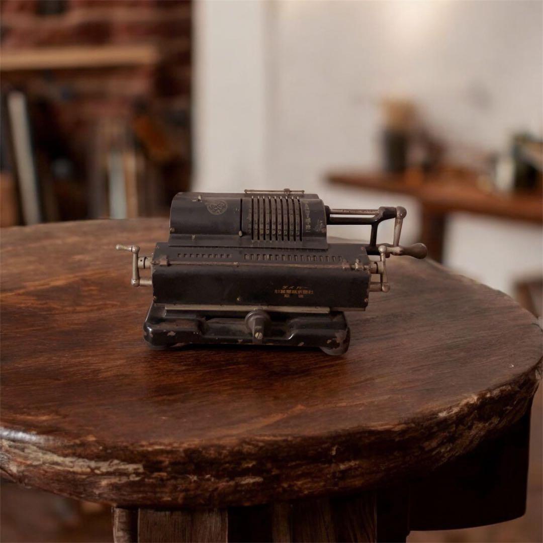 昭和レトロ　希少　タイガー(TIGER)手廻計算機　初期　虎マーク