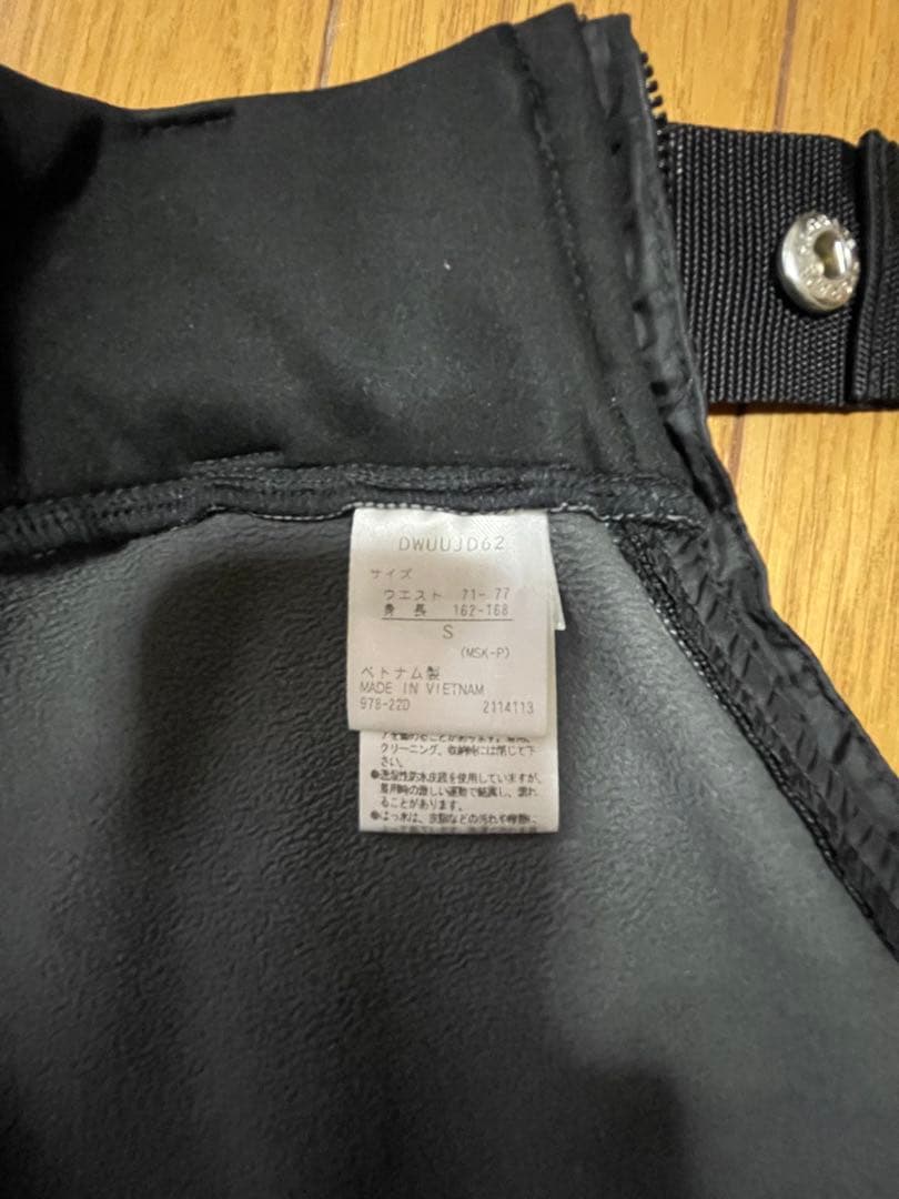 デサント　スキーハーフパンツ　黒　Ｓサイズ