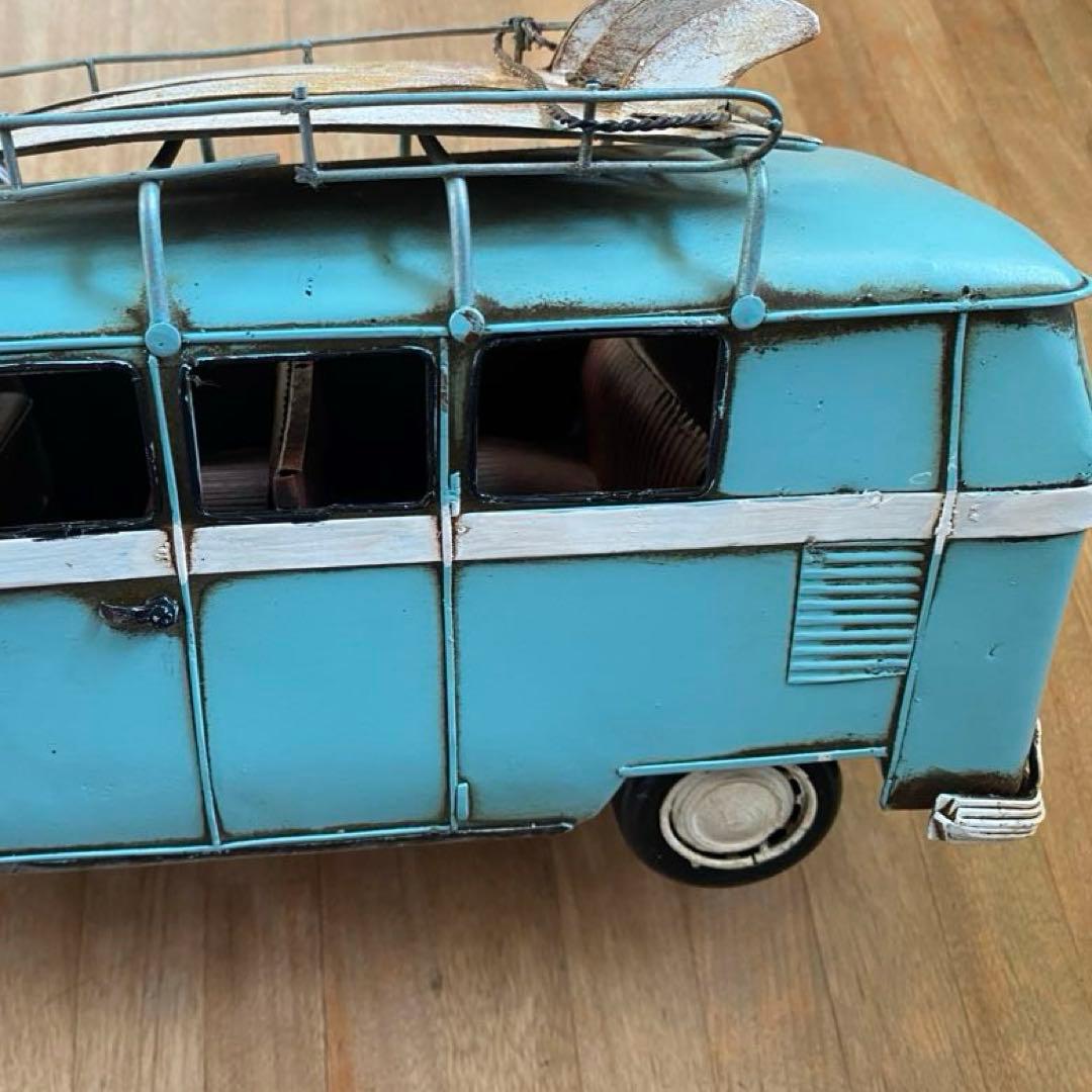 ワーゲンバス風 ブリキ製のミニカー ②